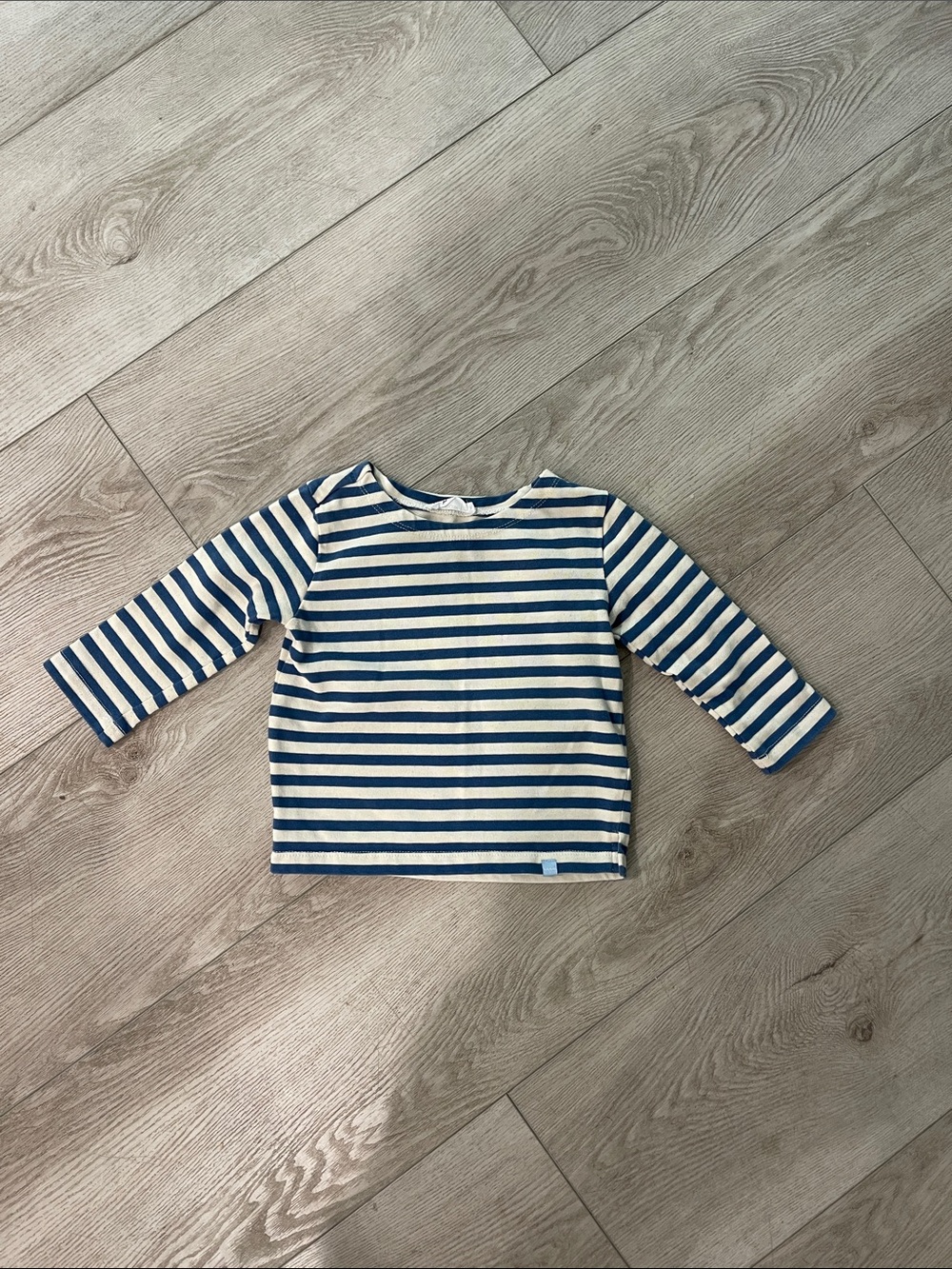 Minnow unisex stripe long sleeve tee, size 2T EUC